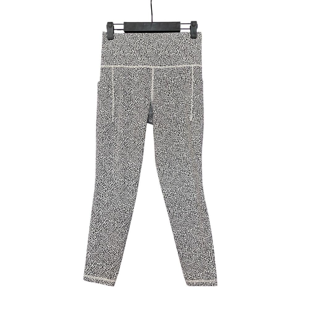 Athleta Salutation Stash II Textrued Athletic Leggings Activewear